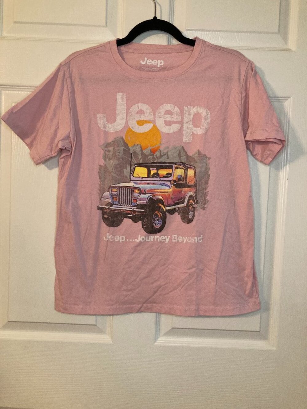 Jeep Women's Light Pink "Jeep... Journey Beyond" Graphic T-Shirt - Size XS